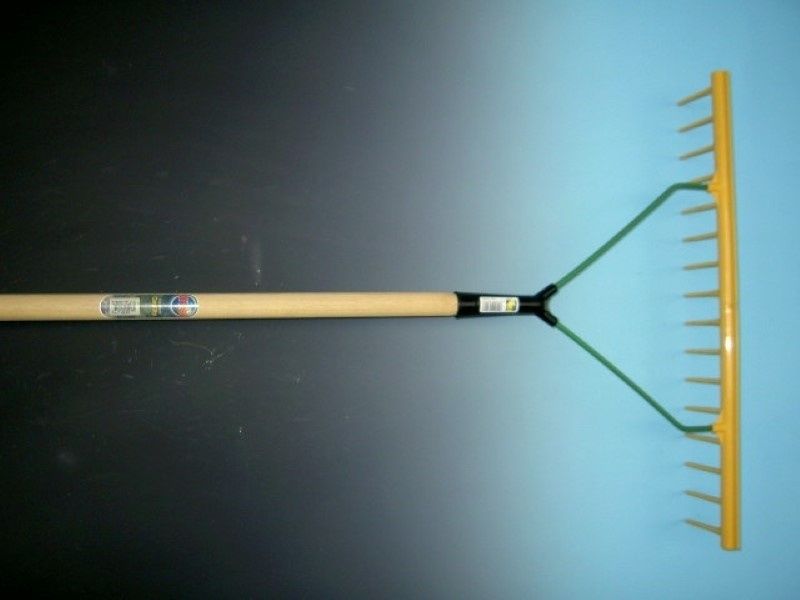 Hooihark / egaliseerhark 16 tands kunststof recht model met egaliseerstrip en steel